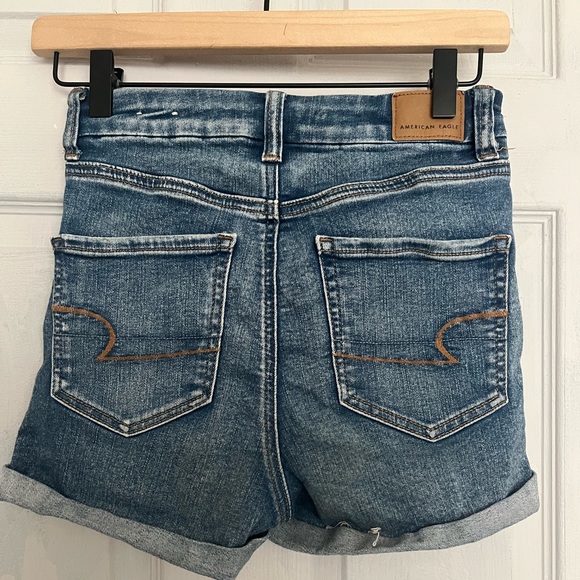 American Eagle: ripped jean shorts, size 2 - Picture 2 of 2